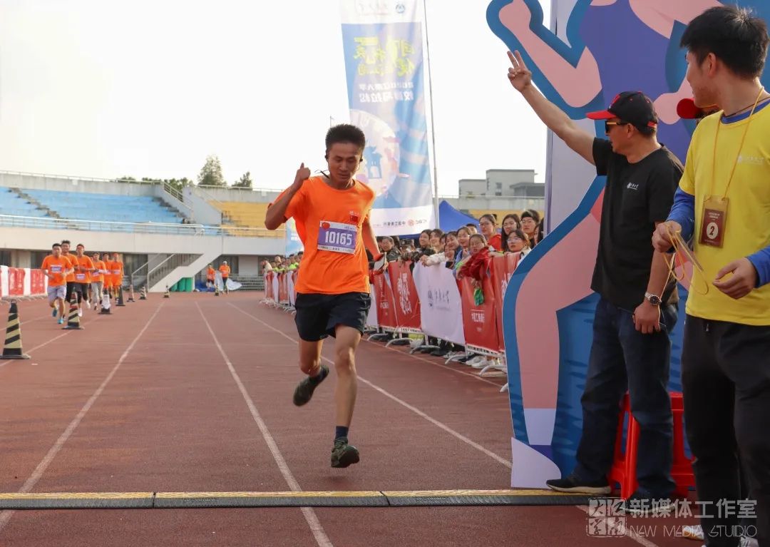 马拉松江南跑道,江南大学地铁站马拉松