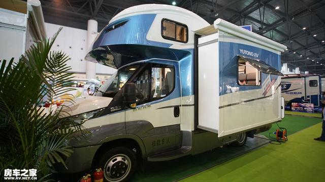 宇通依维柯6.5吨高配房车价格,宇通6.5t进口依维柯c型房车