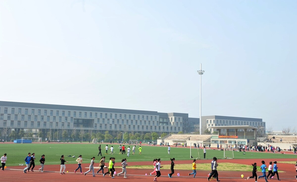 经济拔尖却只有一所211，苏州合作多所高校，只因教育地位不相称