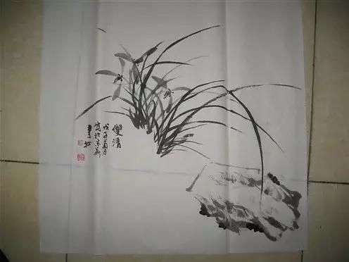 国画兰花条屏画法想学吗,石头与兰花的国画画法