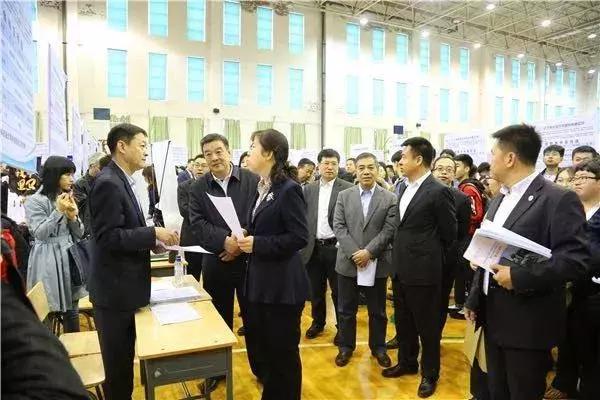 吉林农业大学招生就业工作处处长、副处长共同做客吉林日报直播间，周恩来总理曾为它题写校名