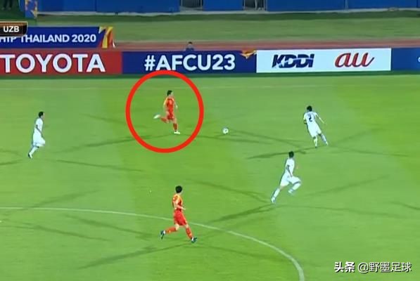 中国队失误停球名场面,中国队停球过人搞笑集锦
