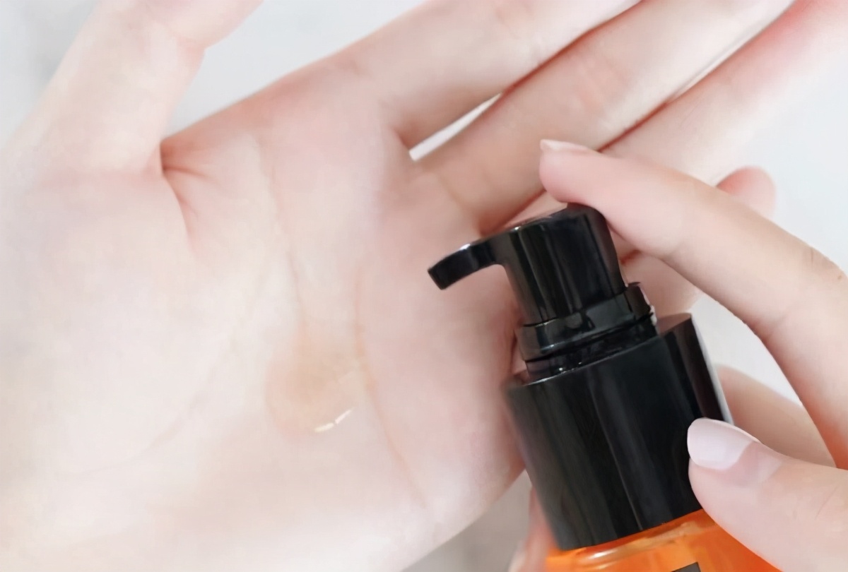 起床发尾翘起来怎么办,起床后头发翘起来怎么办