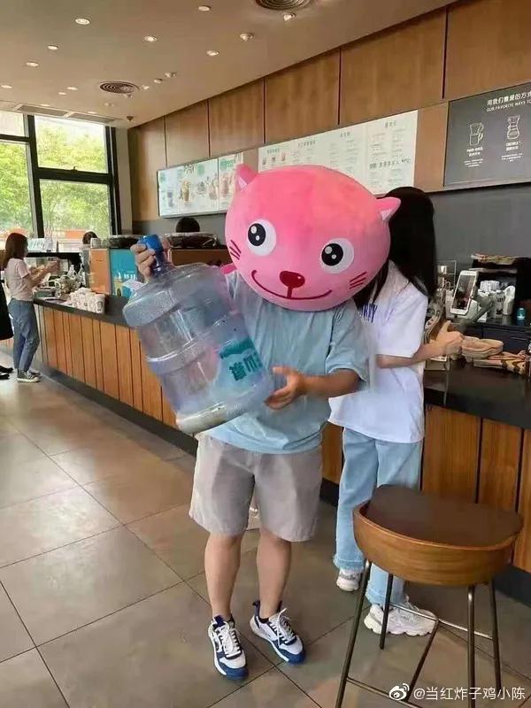 瀛︽牎涓轰簡鐪侀挶闄よ崏,瀛︽牎涓轰簡闄よ崏涓嶈姳閽卞吇浜嗕袱鍙緤