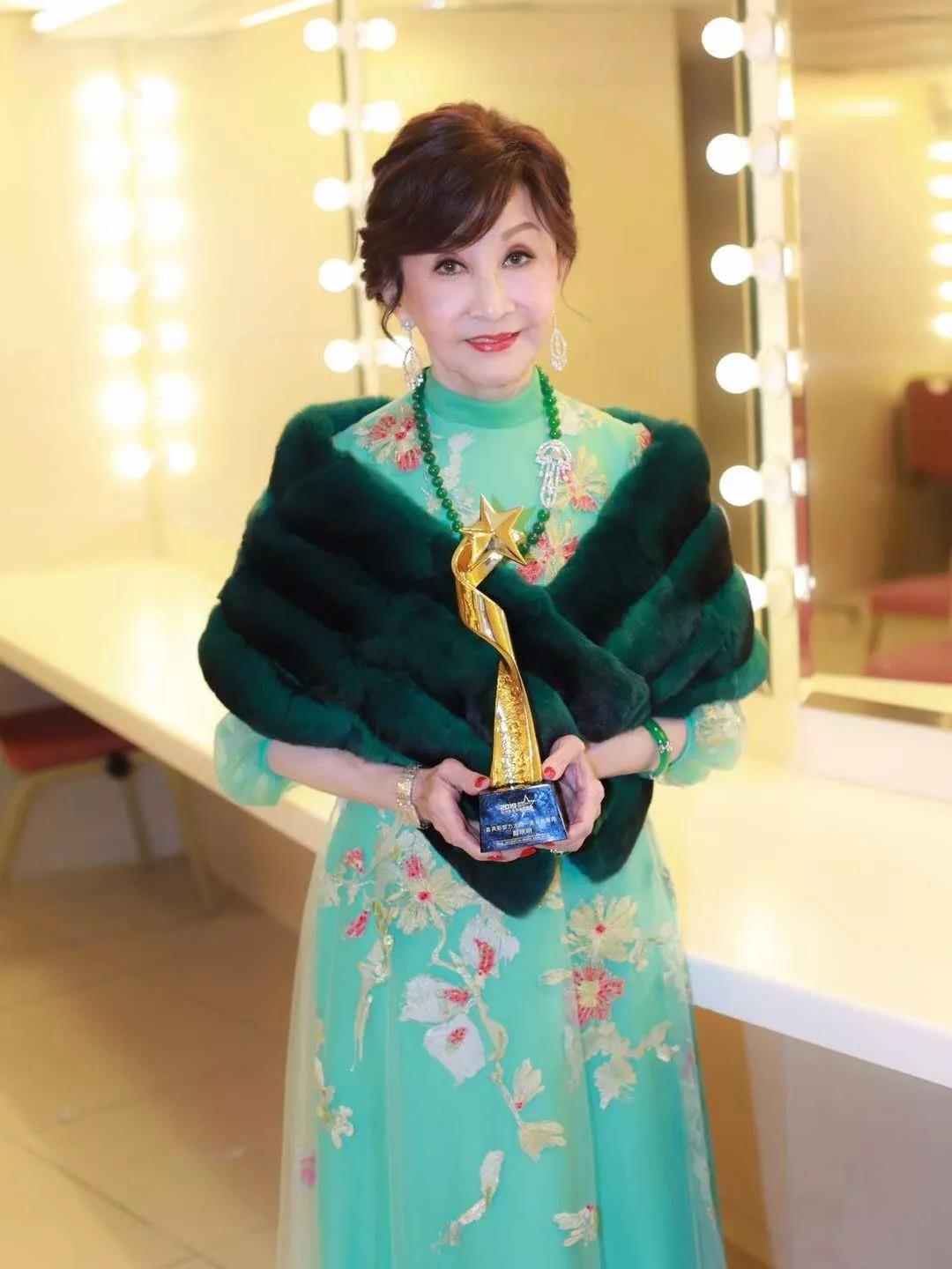 郑明明荣誉,郑明明拿奖