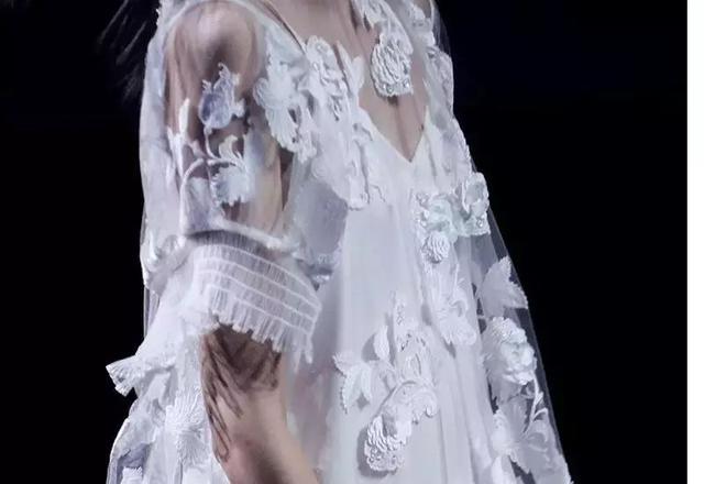 ep雅莹走秀2019,ep雅莹黑裙子