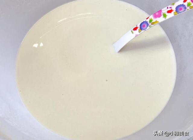 自制手工凉皮怎么弄,凉皮怎么做才筋道不断裂不洗面