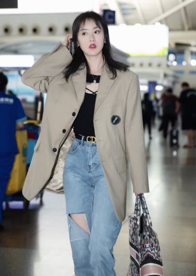 袁冰妍穿高腰牛仔裤vans,袁冰妍牛仔裤运动鞋