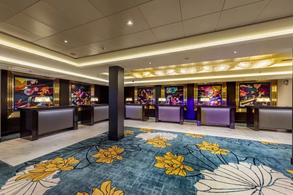 世界梦号免费邮轮设施,亚洲最大的海上城堡