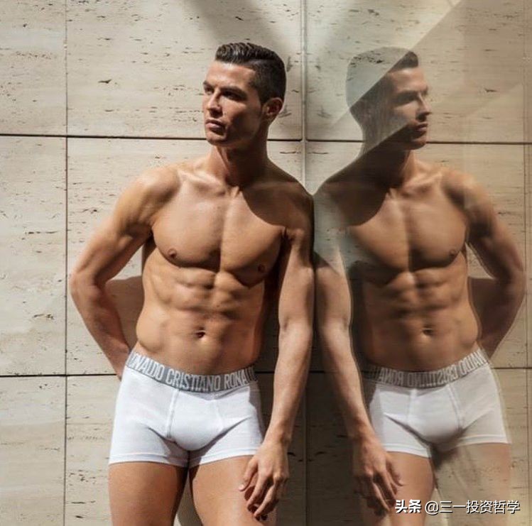 c罗痛哭致敬,c罗的自律已达到让人恐怖的程度