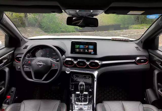 海马8S，全系1.6T高功引擎，配独悬7.8S破百，可品牌已经落寞