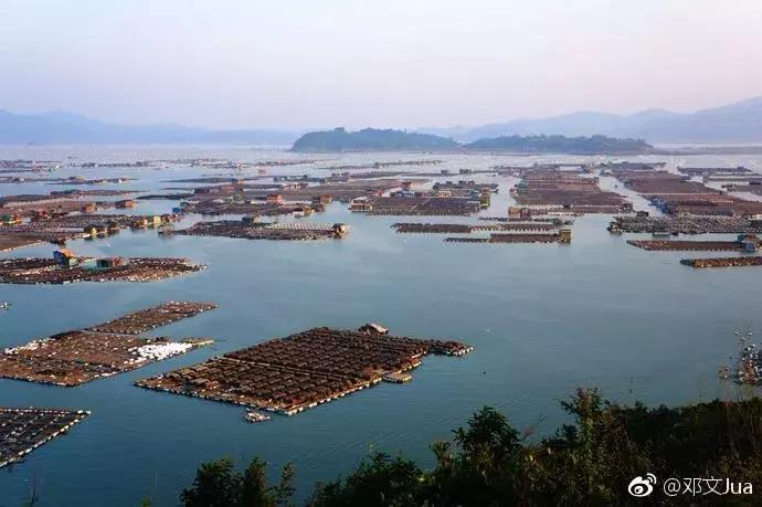 这么一片五彩滩涂奇幻仙境，超惊艳！在福建，厦门动车可以直达