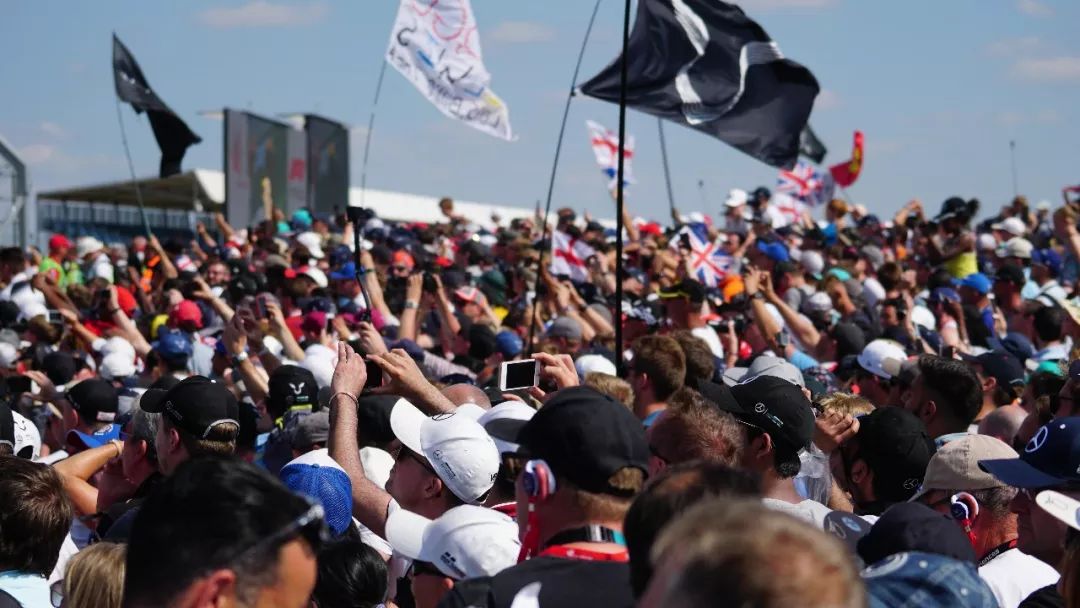 f1红牛车队阿斯顿马丁,阿斯顿马丁f1赛车队