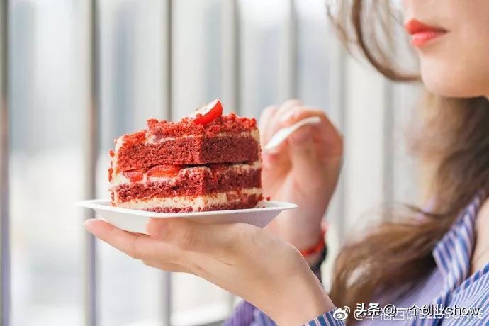 这家1亿人都吃过的甜品店，如何做到月销售1亿元，日卖近4万单