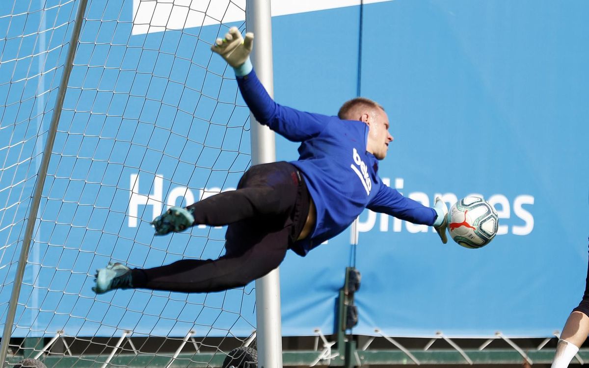 巴萨梅西黑暗时刻,巴萨喊梅西