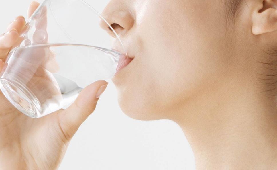 月子喝水用什么奶瓶,坐月子孕妈要不要多喝水