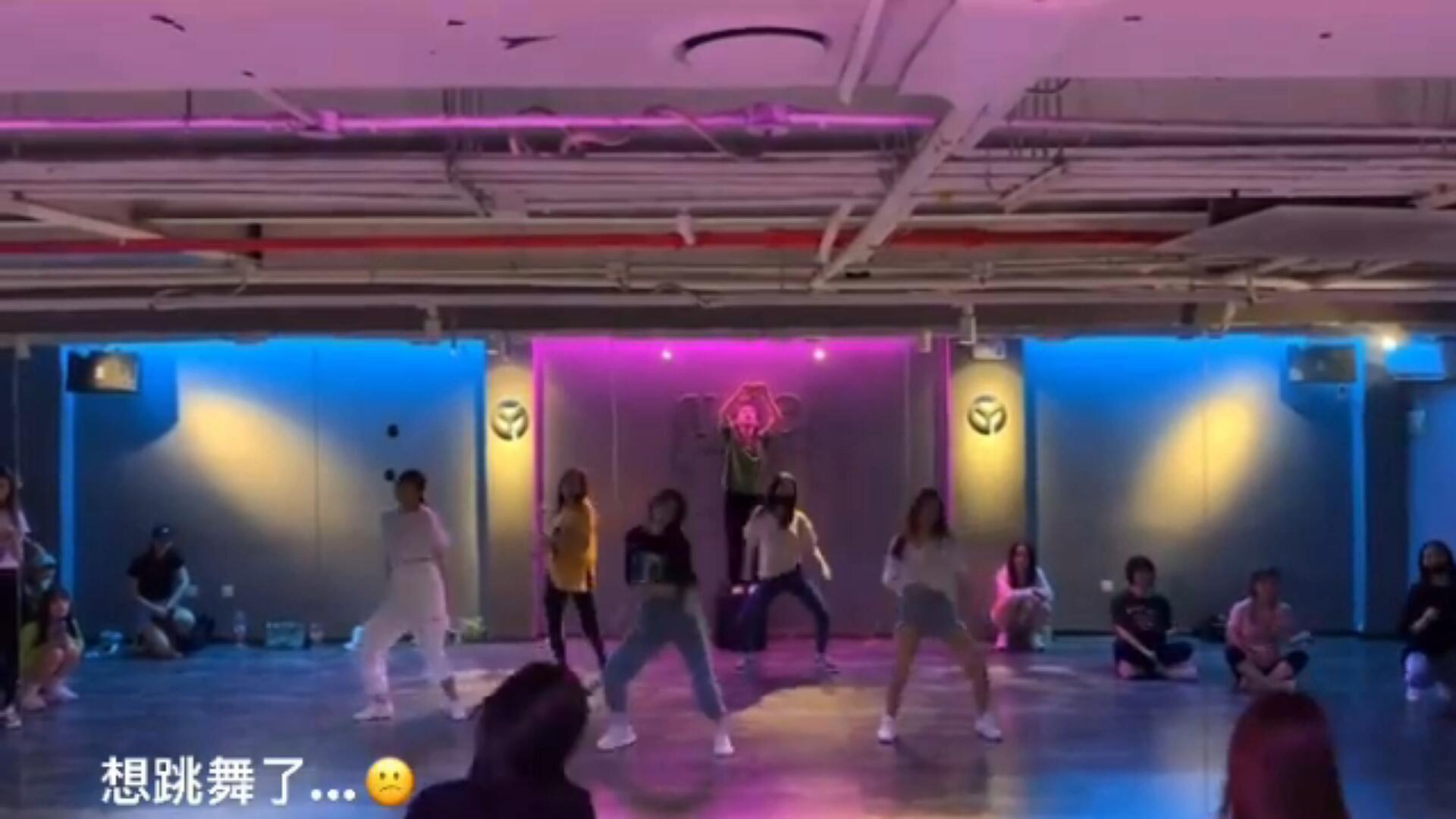 小苹果现照,小苹果美貌抢镜