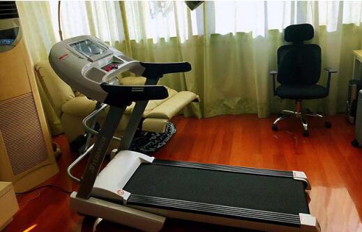 亿健跑步机睿智x5和f450哪个好,亿健跑步机多功能有哪几种