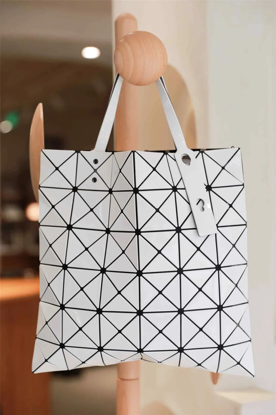 初入职场质感包包推荐,三宅一生包包属于什么档次的包包