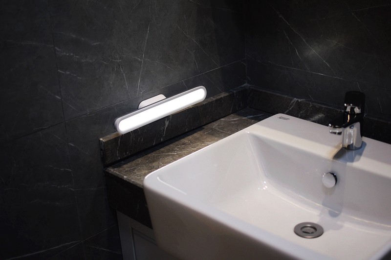 飞利浦酷毙灯吸附,智能酷毙灯可吸附