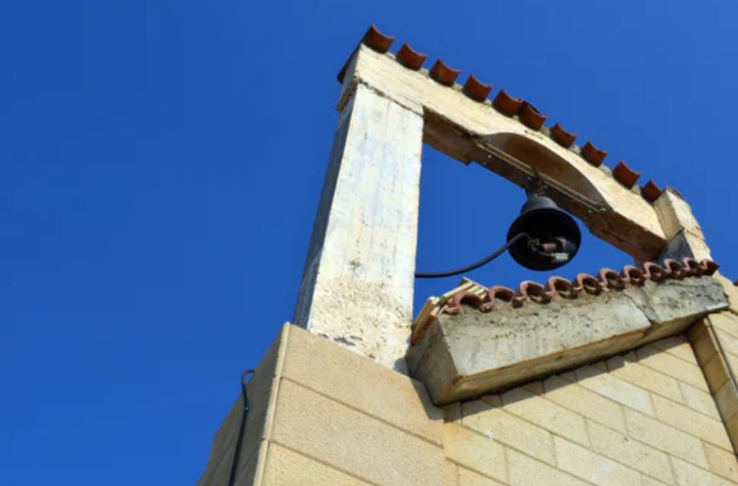 双语——钟的传记1(ABellsBiography)