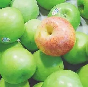 预防和改善老花眼，试试食疗加穴位