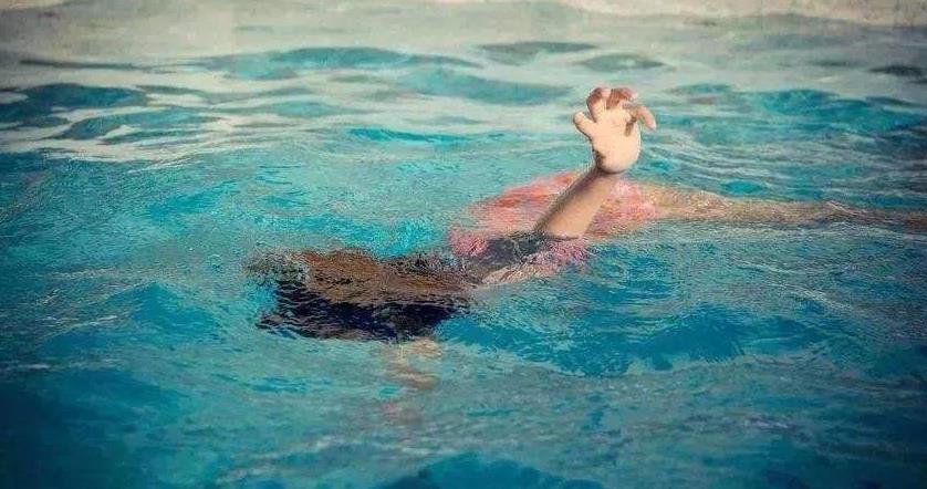 门前开塘有什么讲究,农村俗语墙上加墙家败人亡啥意思