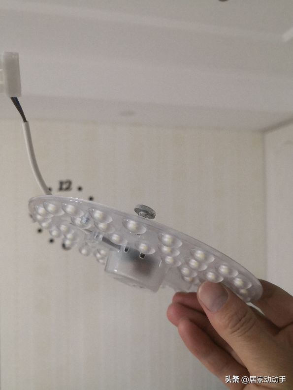 风扇灯不亮怎么换灯泡,风扇灯没风怎么换