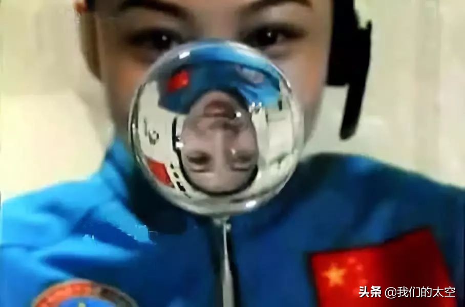 王俊凯关晓彤吴磊宋祖儿,王俊凯关晓彤吴磊签名