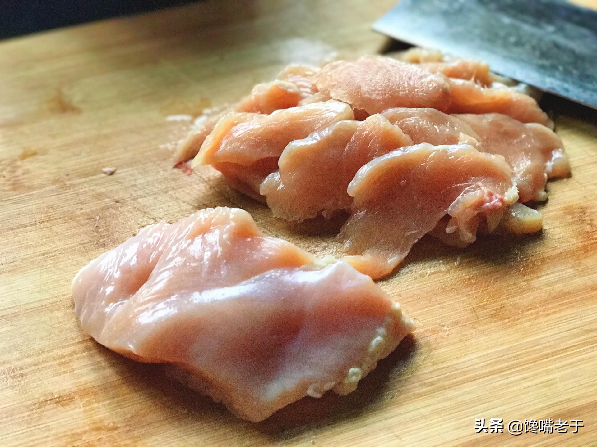 炒肉时放什么肉炒出来又嫩又滑,炒肉时如何炒出滑嫩好吃的肉