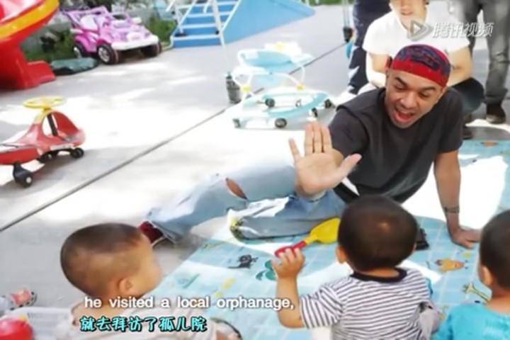 奥巴马弟弟定居中国完整版,奥巴马弟弟和他哥哥