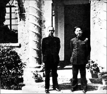 周恩来最后一个春节，病情恶化做完大手术，挂念患病的矿工和学者