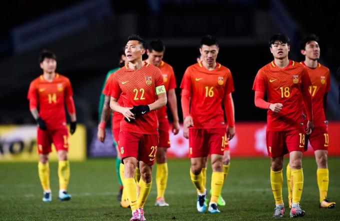 这是一位中国足球天才，因老板欠薪而工地搬砖，现入籍韩国成球星