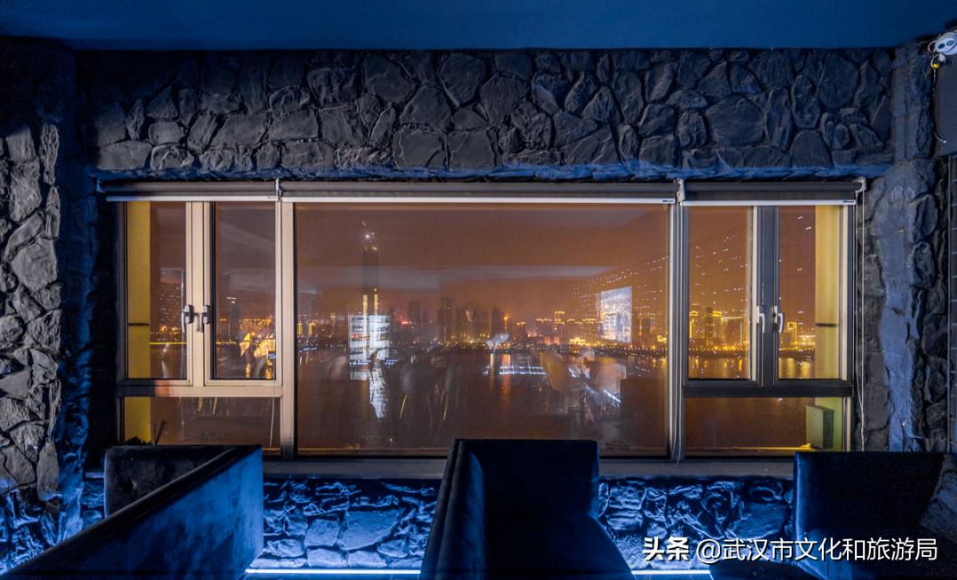武汉游长江看灯光秀在哪,带你欣赏武汉长江灯光秀