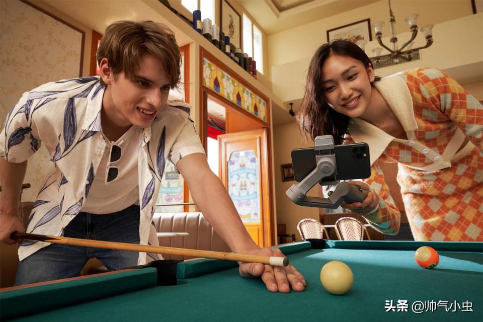 视频拍摄最佳辅助工具：手机云台该怎样选择？