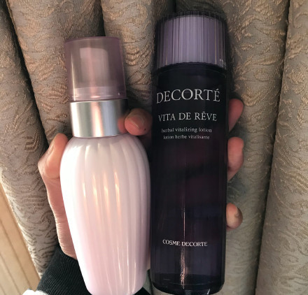 秋冬痘肌要用什么水乳,油痘肌用什么水乳改善痘痘