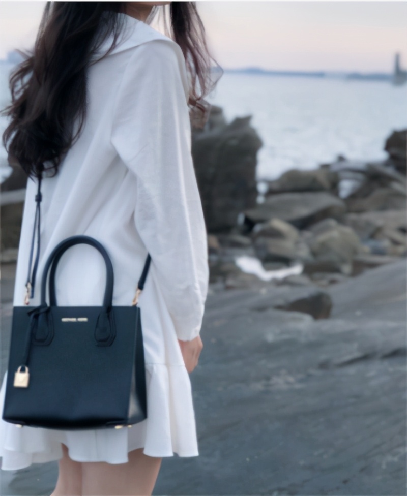 mk包包中什么款式最好看,mk包包和小mk的区别