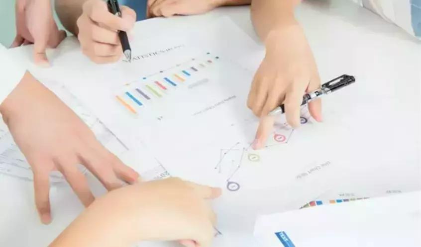 只有两颗糖,只有两颗糖你凭什么要分享