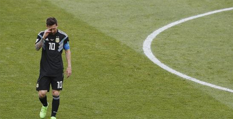 世界足球先生梅西演讲,世界足球先生梅西罗纳尔多