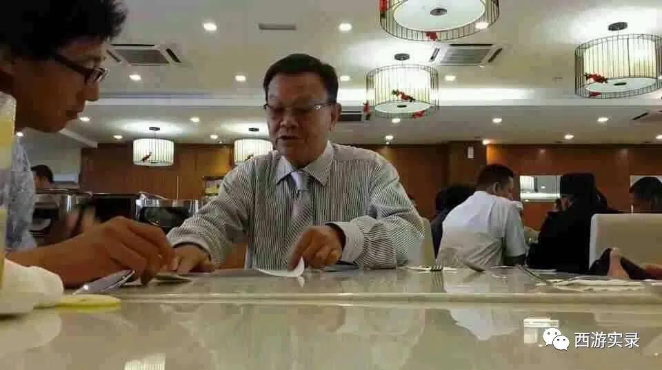 流浪地球100年编年史再见太阳系,我们看的流浪地球真的是完整版吗