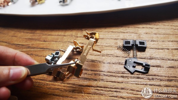 无边框开关插座,无边框开关插座拆解