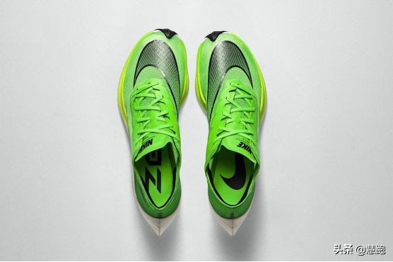 半马破世界纪录视频,打破全马亚洲纪录的跑鞋