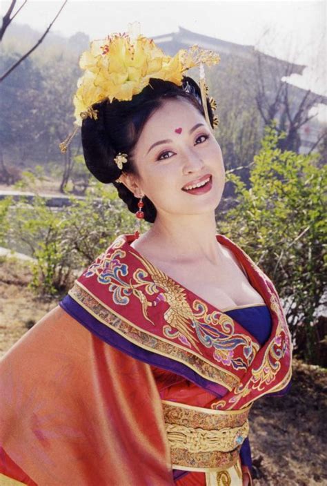 唐玄宗第一次见杨贵妃的记载,杨玉环和唐玄宗相见杨贵妃秘史