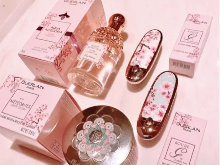 兰蔻黑桃红心丝绒限定,兰蔻情人节限定礼盒口红丝绒