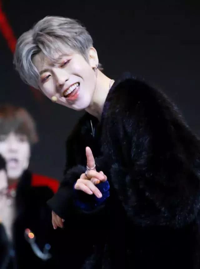 染完浅色头发用什么护发素,浅色系发色显毛躁