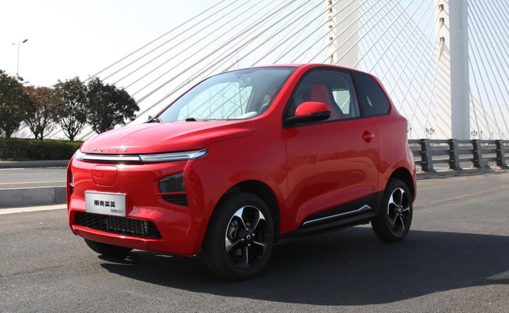 朋克美美、雷丁水果小火，「老头乐」车企转型“造车新势力”？