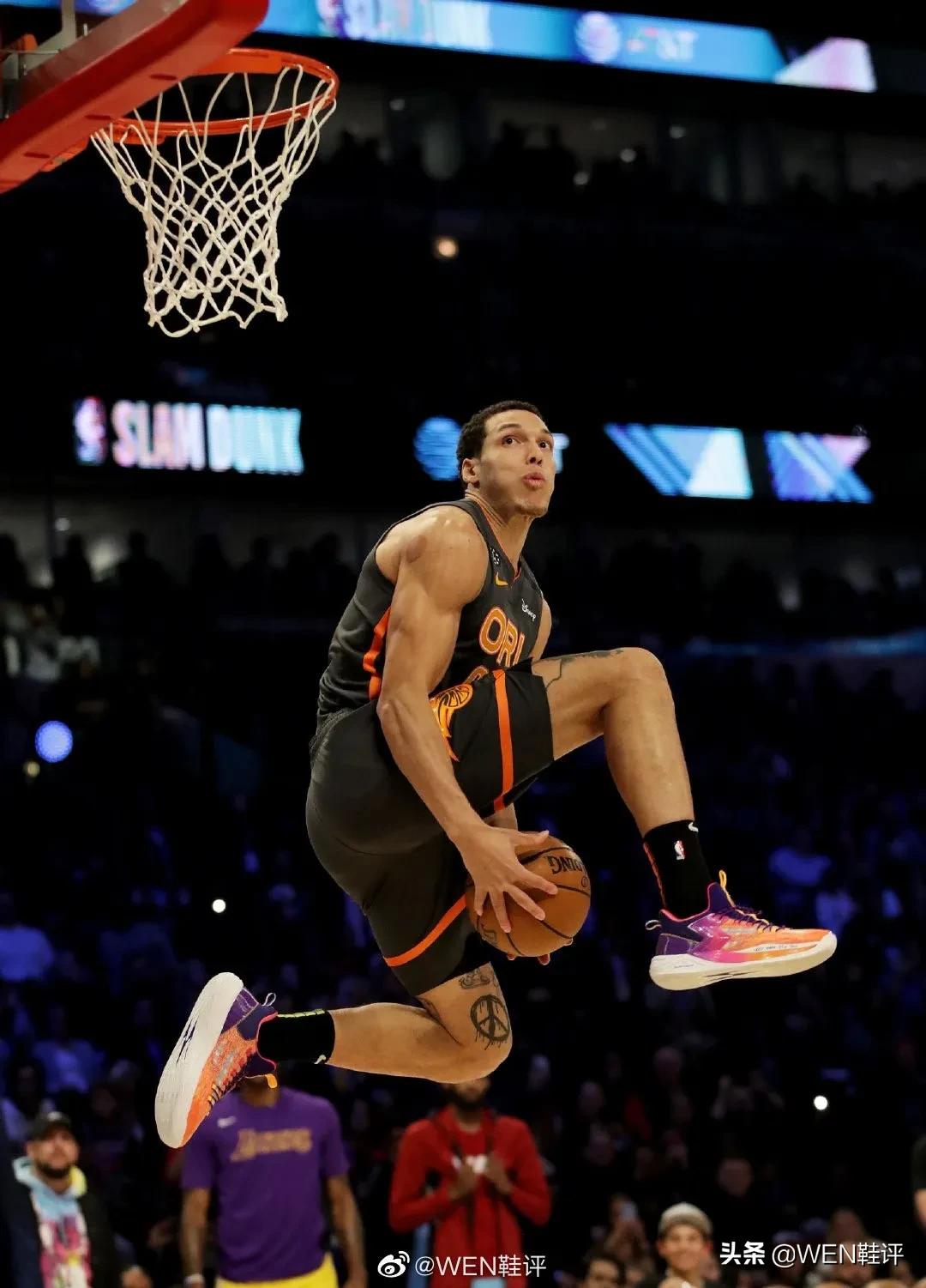 戈登穿爆的耐克鞋,戈登实战鞋