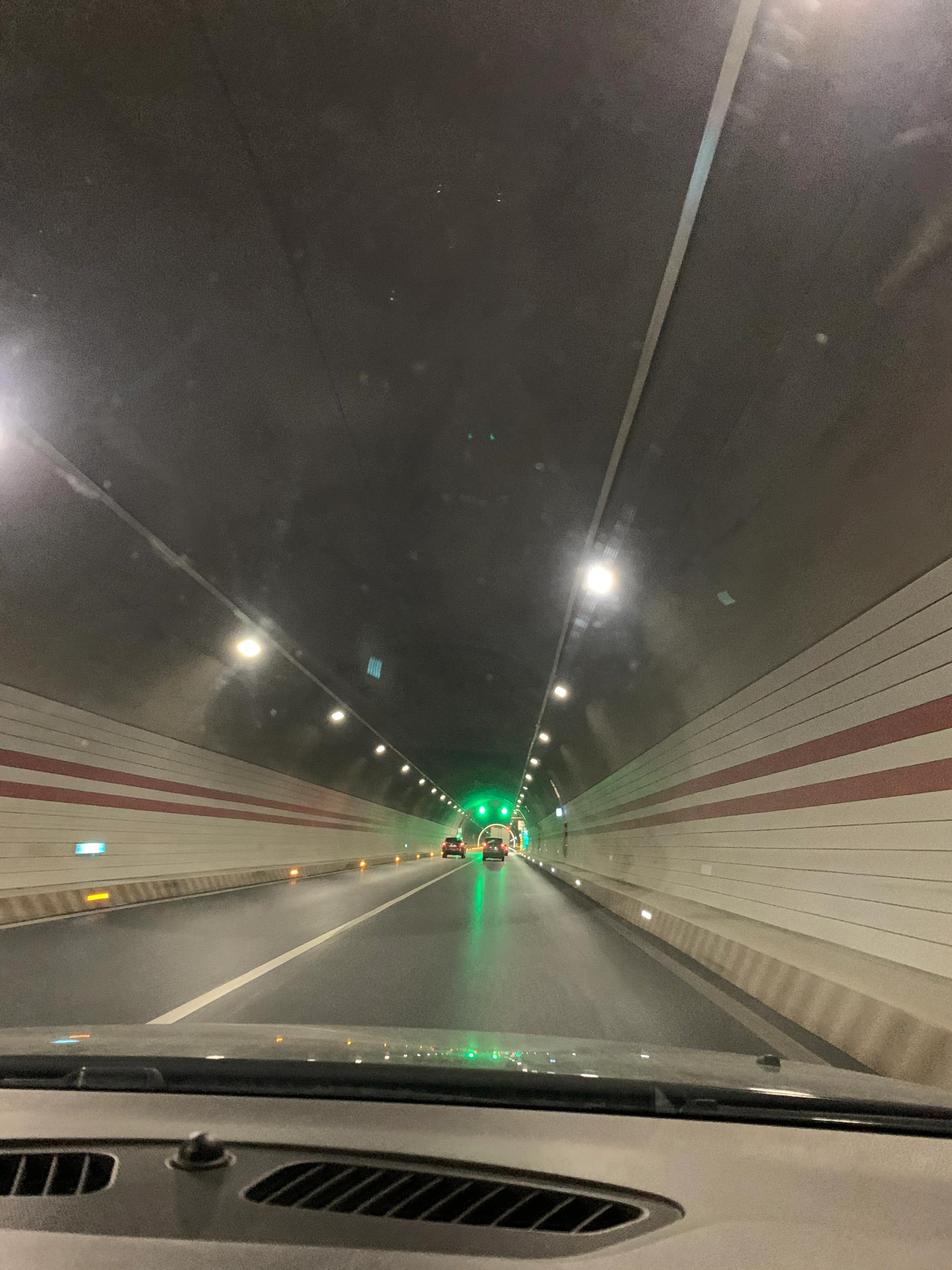 海螺沟燕子沟旅游攻略,海螺沟和燕子沟哪个更值得去