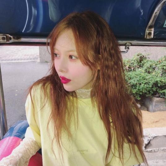 泫雅迷人瞬间,泫雅穿搭毛边短裤