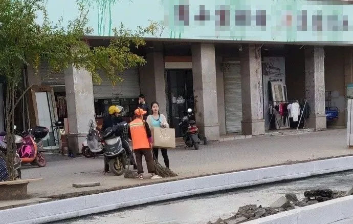 burberry女士羽绒服,burberry女士经典鹅绒羽绒服